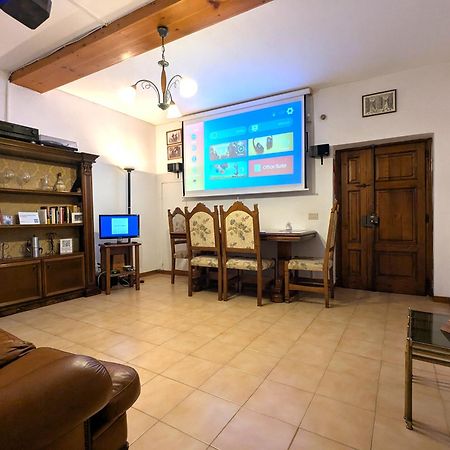 Cheap Apartment In The Old Village Colle di Val d'Elsa Buitenkant foto