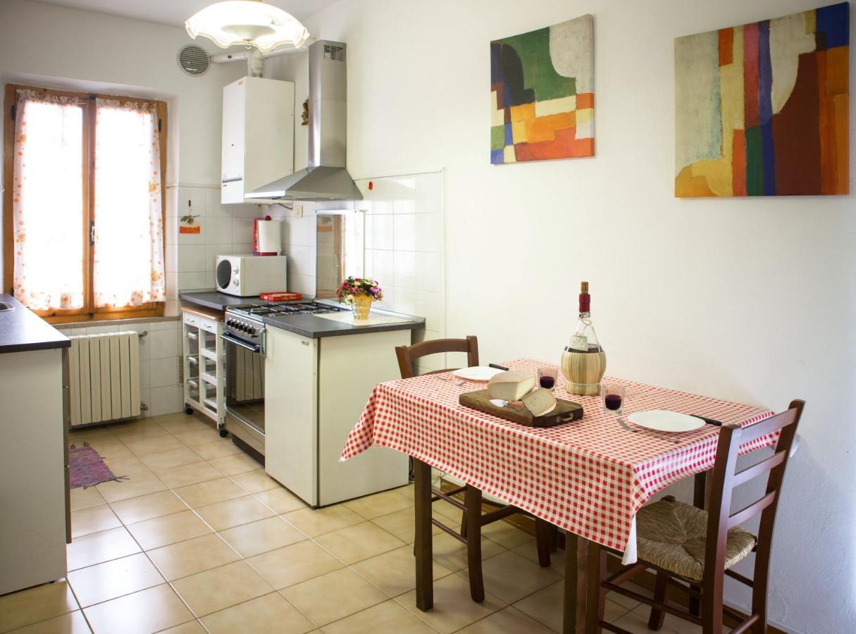 Cheap Apartment In The Old Village Colle di Val d'Elsa Buitenkant foto