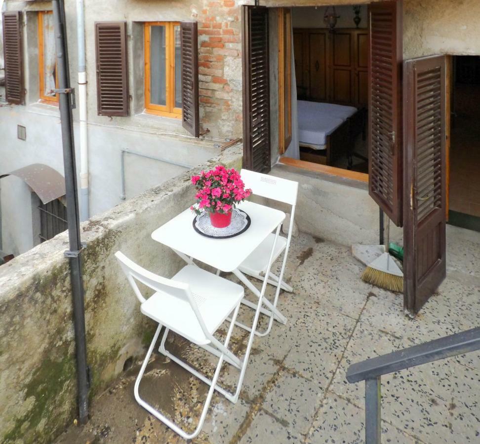 Cheap Apartment In The Old Village Colle di Val d'Elsa Buitenkant foto