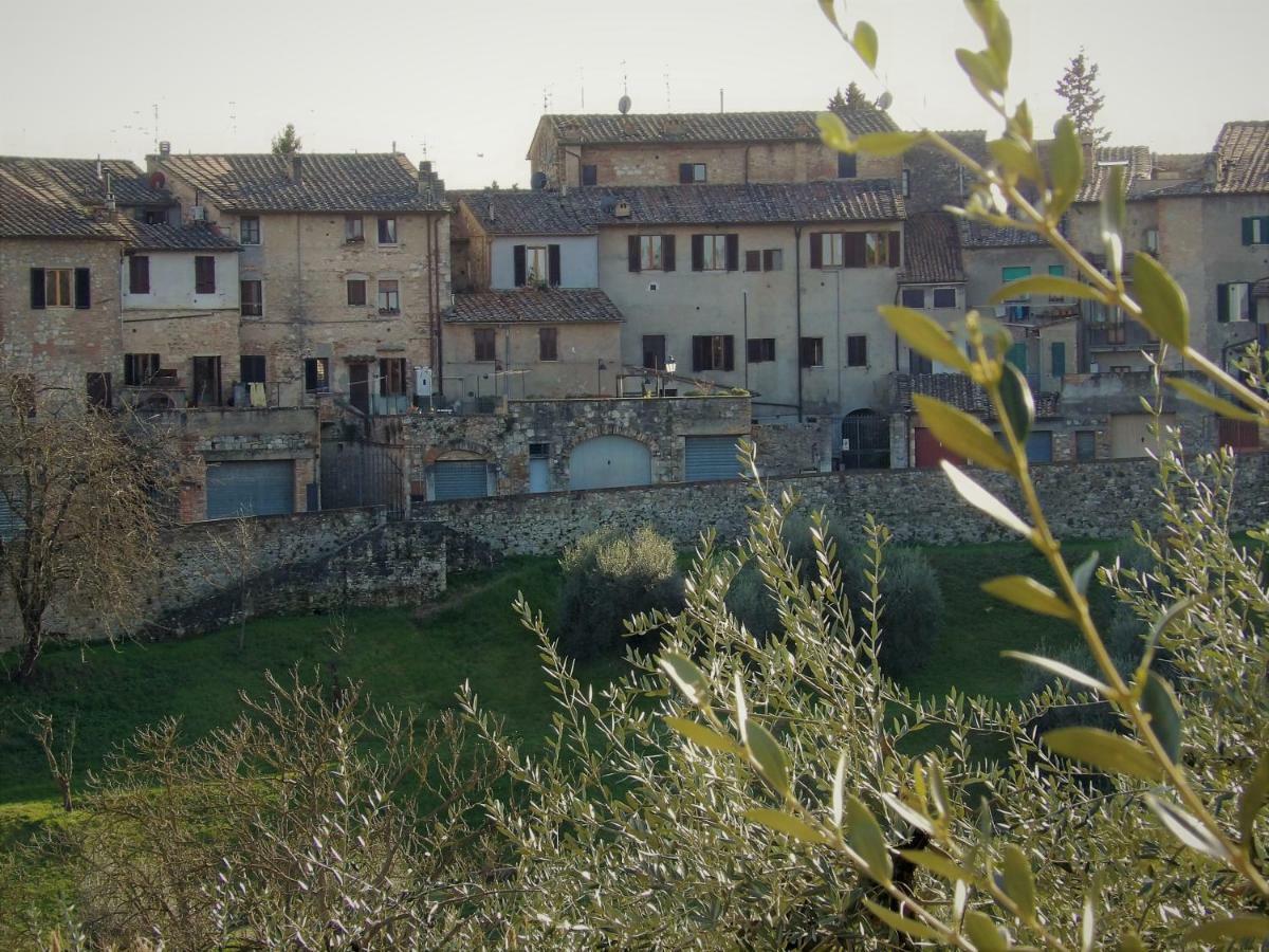 Cheap Apartment In The Old Village Colle di Val d'Elsa Buitenkant foto