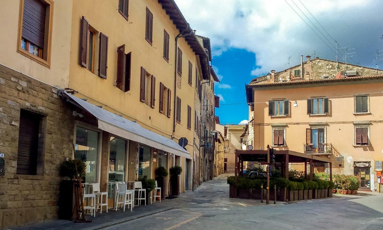 Cheap Apartment In The Old Village Colle di Val d'Elsa Buitenkant foto