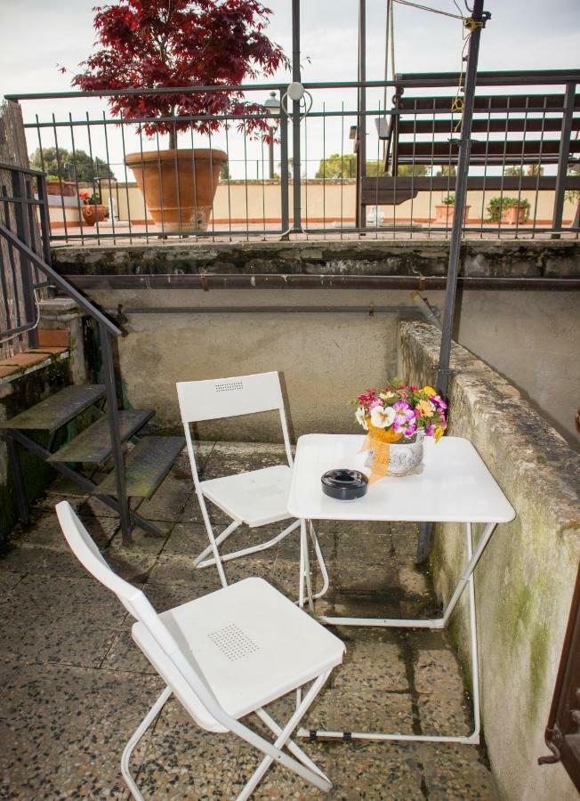 Cheap Apartment In The Old Village Colle di Val d'Elsa Buitenkant foto